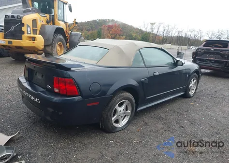 2003 Ford Mustang из США, поврежденный, VIN 1FAFP44453F338785
